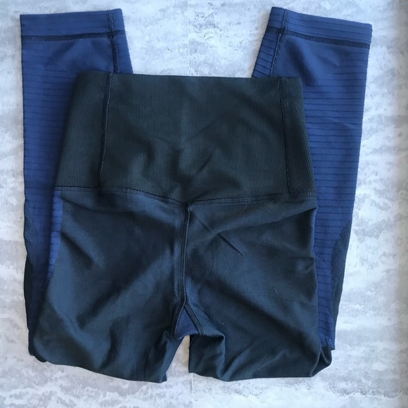 NIKE // Zoned Sculpt Training Capri - Picture 8 of 9